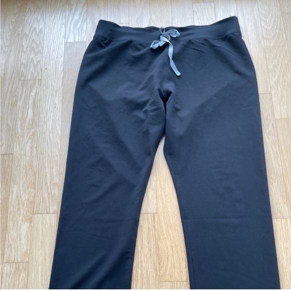 FIGS Black Livingston Basic Scrub Pants XXL Excellent Condition - Picture 2 of 6